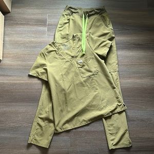 Figs S top and XS tall bottoms